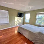 Rent 3 bedroom apartment in Jersey City