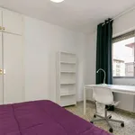 Rent a room of 120 m² in granada