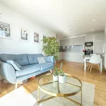 Rent 2 bedroom apartment of 77 m² in London