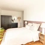 Rent a room of 100 m² in Puteaux