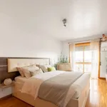 Rent 1 bedroom apartment of 50 m² in Porto