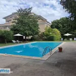 Rent 5 bedroom apartment of 200 m² in Rome