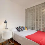 Rent a room of 90 m² in barcelona