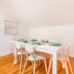 Rent 2 bedroom apartment of 807 m² in Lisbon