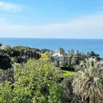 Rent 5 bedroom apartment of 130 m² in Genoa