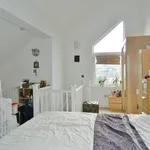 Rent 2 bedroom flat in Swansea