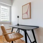 Rent 4 bedroom apartment of 150 m² in Lisbon