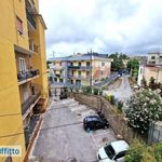 Affitto 3 camera appartamento di 105 m² in Naples