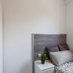 Rent 4 bedroom apartment in Valencia