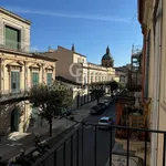 Rent 4 bedroom house of 90 m² in Ragusa