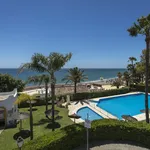 Rent 6 bedroom house of 187 m² in Marbella