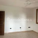 Affitto 4 camera casa di 200 m² in Torri di Quartesolo