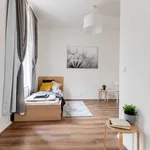 Pronajměte si 2 ložnic/e byt o rozloze 85 m² v Prague