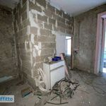 Affitto 5 camera appartamento di 130 m² in Naples