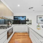 Rent 3 bedroom apartment in altona