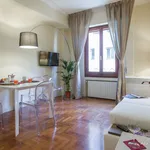 Rent 1 bedroom apartment of 48 m² in Florence