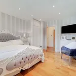 Rent 3 bedroom apartment in London