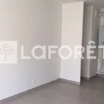 Rent 3 bedroom apartment of 57 m² in Marseille