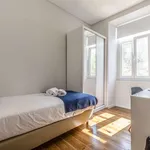 Rent 4 bedroom apartment in lisbon