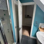 Rent 3 bedroom flat in East Midlands