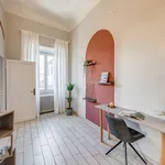 Rent 2 bedroom apartment of 80 m² in Florence