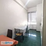 Affitto 2 camera appartamento di 65 m² in Genoa