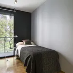 Rent 4 bedroom apartment of 80 m² in Barcelona