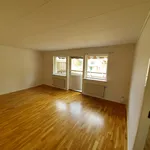 Rent 3 bedroom apartment of 80 m² in Månstad