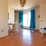 Affitto 4 camera appartamento di 85 m² in Frosinone