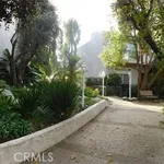 Rent 2 bedroom apartment of 203 m² in encino