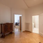 Pronajměte si 3 ložnic/e byt o rozloze 82 m² v Prague