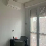 Rent 2 bedroom apartment of 50 m² in Milan