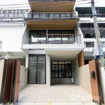 Rent 5 bedroom house of 350 m² in Bangkok