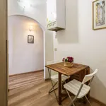 Rent 1 bedroom apartment of 65 m² in Florence