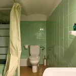 Rent a room of 120 m² in Barcelona