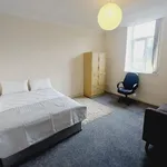 Rent 4 bedroom apartment in Scotland