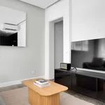 Rent 1 bedroom apartment of 452 m² in Lisbon