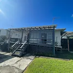 Rent 3 bedroom house in Kaipātiki