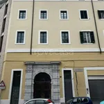 Affitto 4 camera appartamento di 78 m² in Trieste