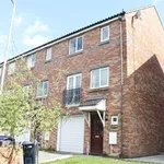 Rent 3 bedroom flat in North East England