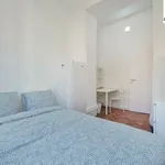 Rent 16 bedroom apartment in Lisbon