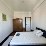 Rent a room in lisbon