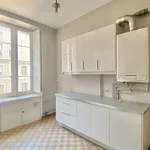 Appartement de 175 m² avec 6 chambre(s) en location à Nantes