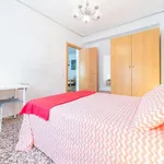 Rent a room of 80 m² in valencia