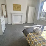 Rent a room of 1042 m² in edinburgh