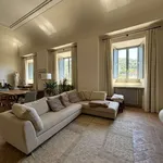 Rent 5 bedroom apartment of 180 m² in Roma