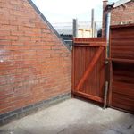 Rent 3 bedroom flat in East Midlands