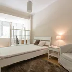 Rent 3 bedroom apartment in Lisbon