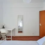 Rent a room in Almada