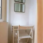 Rent 4 bedroom apartment in Lisbon